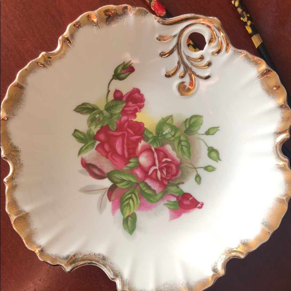 Lovely Mid-century scalloped porcelain dish - Picture 4 of 6